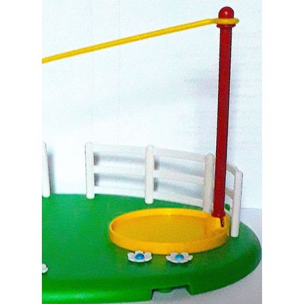 PEPPA PIG's FAMILY GARDEN and WASHING LINE - 26 x 16 cm VERY GOOD & CLEAN