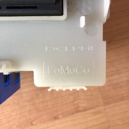 08 09 Land Rover LR2 Interior Fuse Relay TPMS Junction Box LR023904 OEM