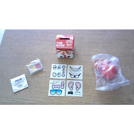 RED NOSE DAY NOSE (March 11, 2005) Boxed with Extras