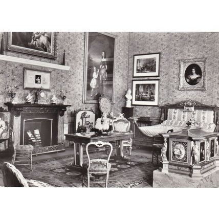 Kensington Palace Queen Victoria's Bedroom London Real Photo Postcard unused VGC