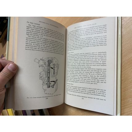 RARE* 1961 "MOTORCYLE ENGINEERING" 1ST ED P E IRVING ILLUSTRATED HB BOOK (P4)