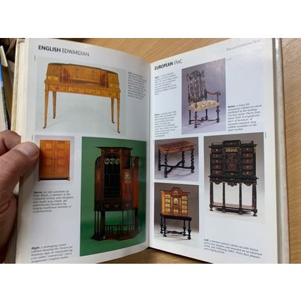 1991 1ST EDITION "ANTIQUE FURNITURE EXPERT" ILLUSTRATED HARDBACK BOOK (P5)