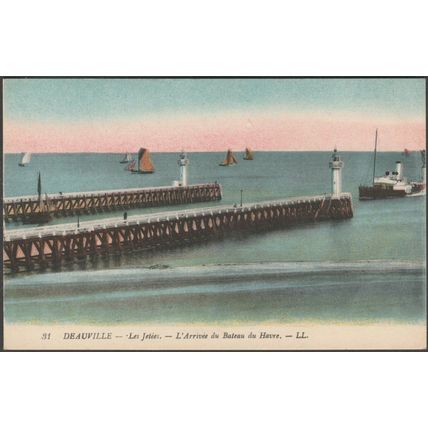 Les Jetées, L'Arrivée du Bateau du Havre, Deauville, c.1910s - Lévy CPA LL31