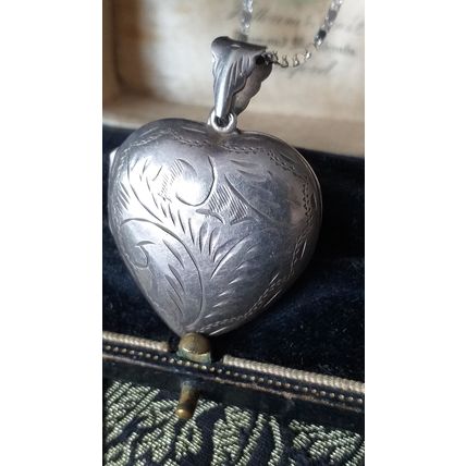 Vintage 1960-s 925 Large Silver Heart Locket Pendant with Pictures on Chain.