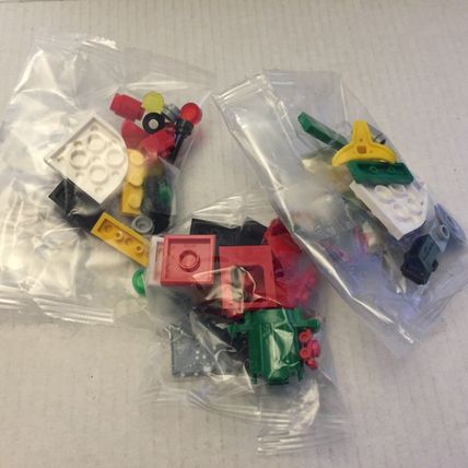 NEW Marvel Lego Spider-Man City Traffic Light, Street Sign & Newspaper Dispenser