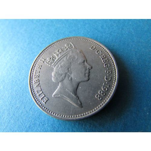 1988 QUEEN ELIZABETH II FIVE PENCE - COIN - 3 FREE POST. AT