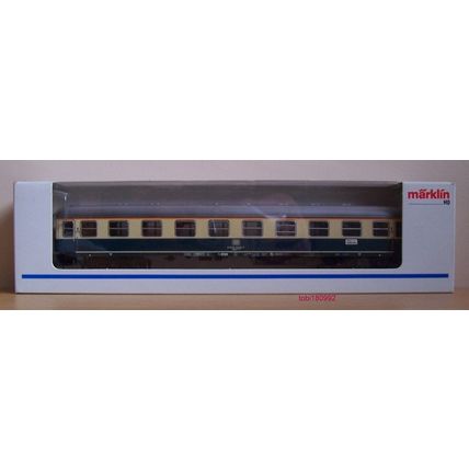 Marklin 4051 H0 Express Passenger Car 1st Cl. Metal, Illuminated DB Lightly Used
