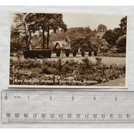 vintage Postcard Mary Andersons ( Madame de Navarro ) House, Broadway