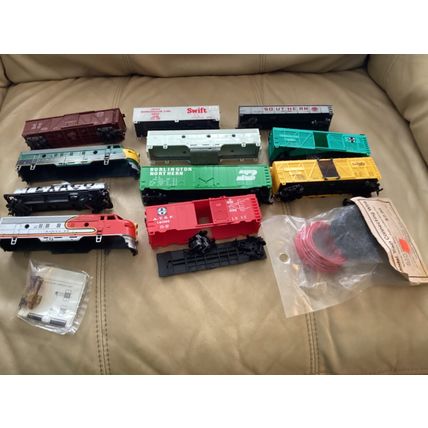 ICOLLECTZONE Great Railroad Parts Lot (Train #10)