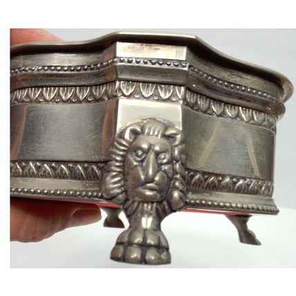 VINTAGE Dieu et Mon Droit British Royal Crest Silver Plated Jewelry Box Lion Ft