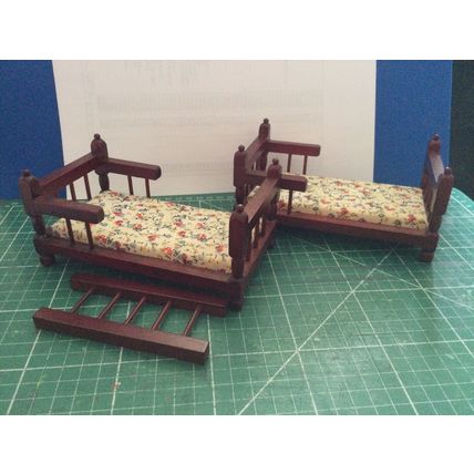Mahogany Bunk Beds 1:12th Dolls House Miniature