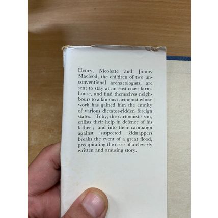1944 "ISLAND FARM" HILDA BREARLEY FICTION ILLUSTRATED HARDBACK BOOK (P3)