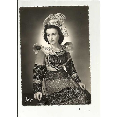 FRENCH COSTUME Costume de Pont-Aven Postcard by Kerisit (96)