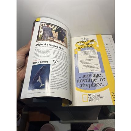 National Geographic Magazine September 2001 How Old is it? - Vintage Collectable