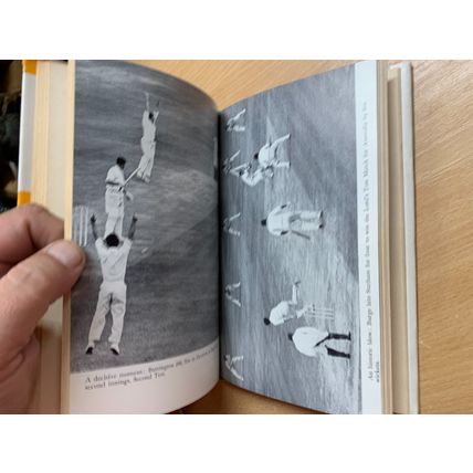 1963 "THE AUSTRALIAN CHALLENGE" CRICKET JOHN ARLOTT SPORTSMAN CLUB HB BOOK (P3)