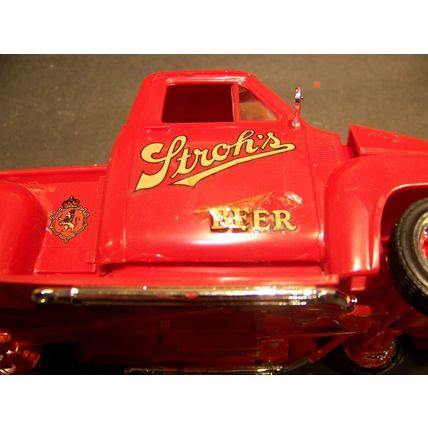 Monogram Stroh's Beer Strohmobile '55 Ford Pickup 1/24 scale Model Assembled