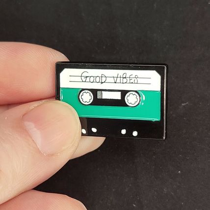 Enamelled Pin Badge Audio Cassette Metal Gift Badges 3cm x 2cm Collectable BA115