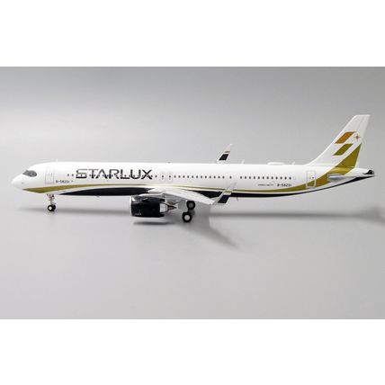 A321NEO STARLUX REG: B-58201 WITH STAND - JC WINGS EW221N001 1/200