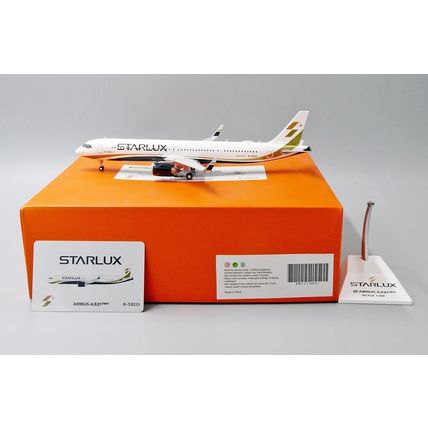 A321NEO STARLUX REG: B-58201 WITH STAND - JC WINGS EW221N001 1/200