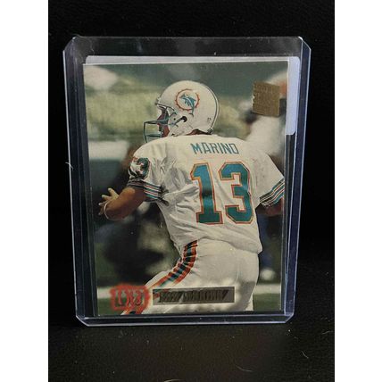 Dan Marino #621 | 1995 Stadium Club Football Trading Card