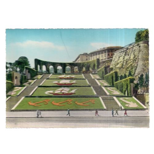 THE GARDENS OF THE VICTORY'S SQUARE, GENOVA, ITALY unused vintage postcard =