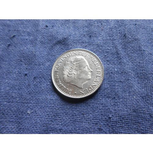 1968 NETHERLANDS 1 GUILDEN COIN.