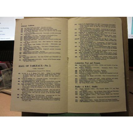 MADAME TUSSAUD'S Exhibition, LONDON 1961 guide 12 pages vgc =