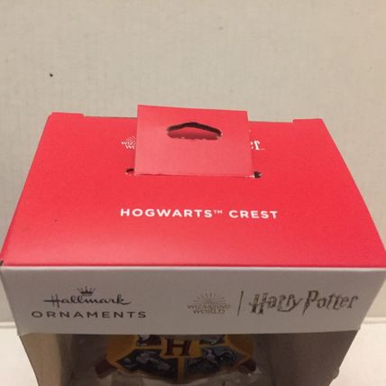 New Hallmark Harry Potter Hogwarts Crest Christmas Ornament