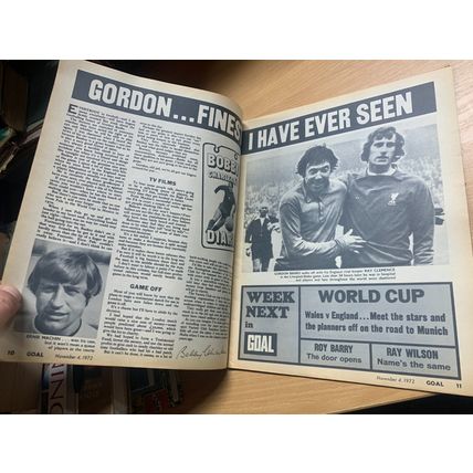 GOAL MAGAZINE #218 4 NOV 1972 UK FOOTBALL MAGAZINE - SUNDERLAND TEAM POSTER (LL)