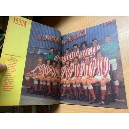 GOAL MAGAZINE #218 4 NOV 1972 UK FOOTBALL MAGAZINE - SUNDERLAND TEAM POSTER (LL)