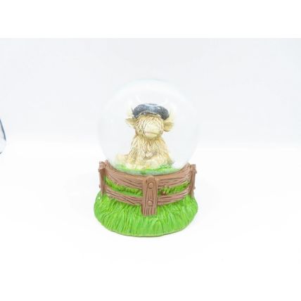 Highland Cow Snow Globe Glitter Wearing a Beret 9 CM Gift Home Deor