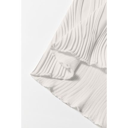 White Solid Color Wavy Textured Round Neck Tank Top