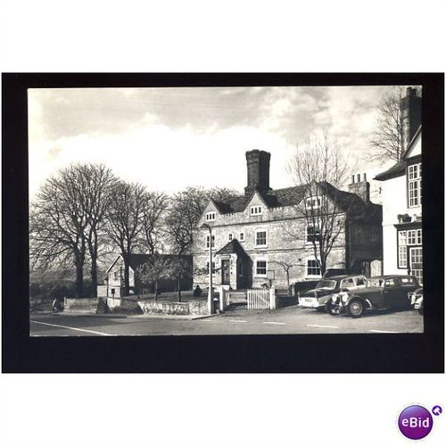 LONDON Hendon Church Farm House Museum Postcard (a)