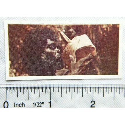 Lyons Tea card Australia No. 44 Aboriginal drinking from cabbage palm leaf cup