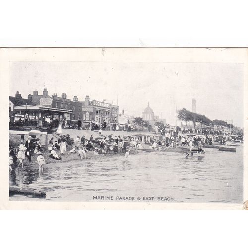 Marine Parade & East Beach Essex Postcard (EX76232)