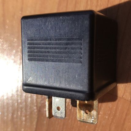 Volkswagen VW Audi Relay 443951253S OEM #217 Black D2