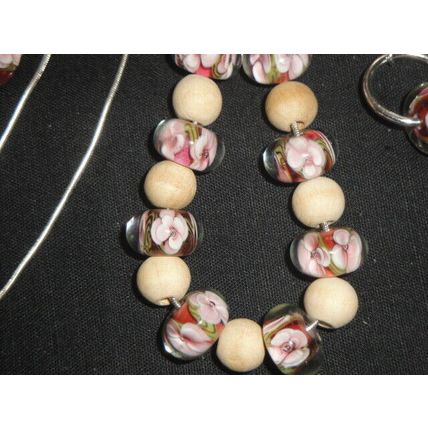 Stunning necklace & earring set pink white lampwork glass & natural wood bead