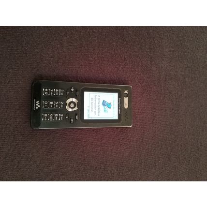 Sony Ericsson w880 phone , phone turns off , faulty!