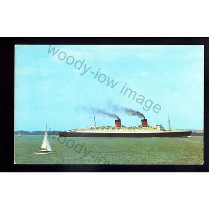 LS2649 - Cunard Liner - Queen Elizabeth - built 1940 - postcard off Cowes
