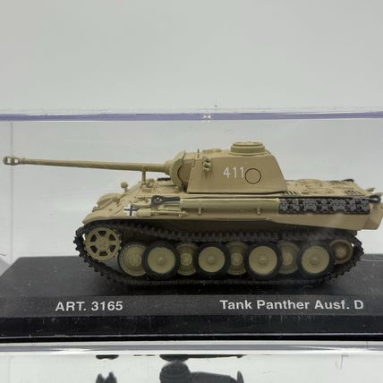 PANZERKAMPFWAGEN III AUSF. G 1941 GERMAN TANK & Tank Panther Ausf.D 411 2 PCs