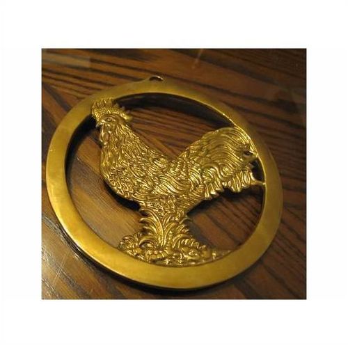 BEAUTIFUL ROOSTER GOLDEN BRASS ROUND FOOTED TRIVET HOT PLATE HOLDER WALL HANGING