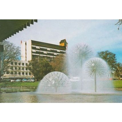Ferrier Fountain Ramada Inn Christchurch New Zealand Postcard