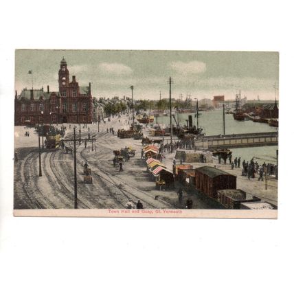 ANIMATED PRINTED POSTCARD OF TOWN HALL AND QUAY GREAT YARMOUTH NORFOLK (339)