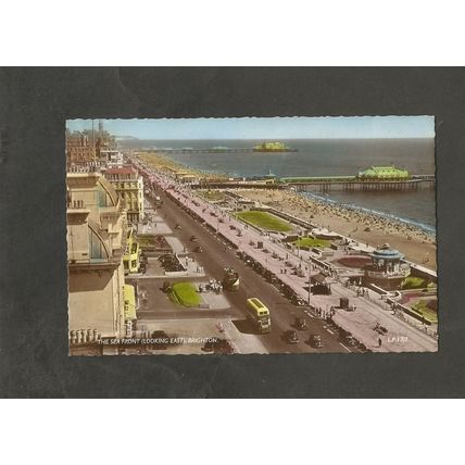 ZZ Postcard Sussex Brighton Seafront