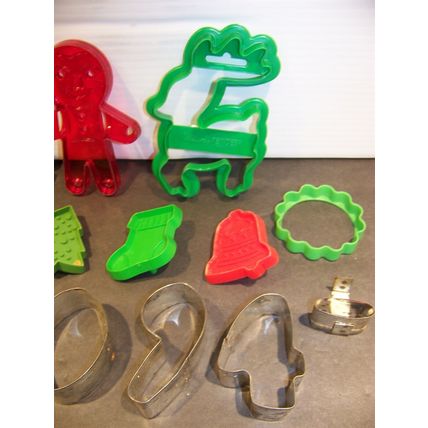 Vintage & Assorted Cookie Cutters Christmas Numbers