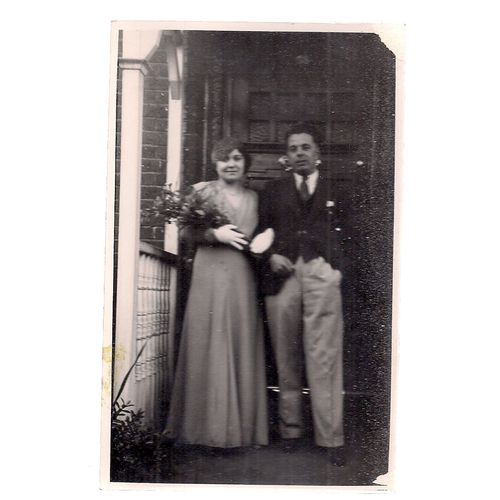 A HAPPY COUPLE on the doorstep unused vintage postcard =