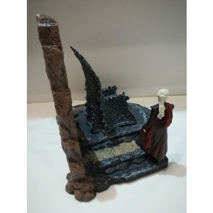 GAME OF THRONES, DAENERYS TARGARYEN, Department 56, Stunning, Brand New In Box