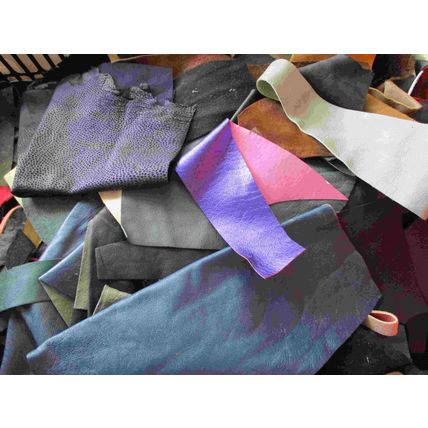 Craft pack of leather scraps 450g mixed colours ZX006