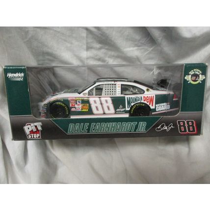 HENDRICK Dale Earnhardt Jr. AMP MOUNTAIN DEW 88 Pit Stop 1/24 JR NATION