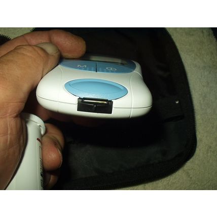 ROCHE COAGUCHEK XS WARFARIN METER MONITOR WITH CASE, 5 EXP STRIPS & FASTCLIX